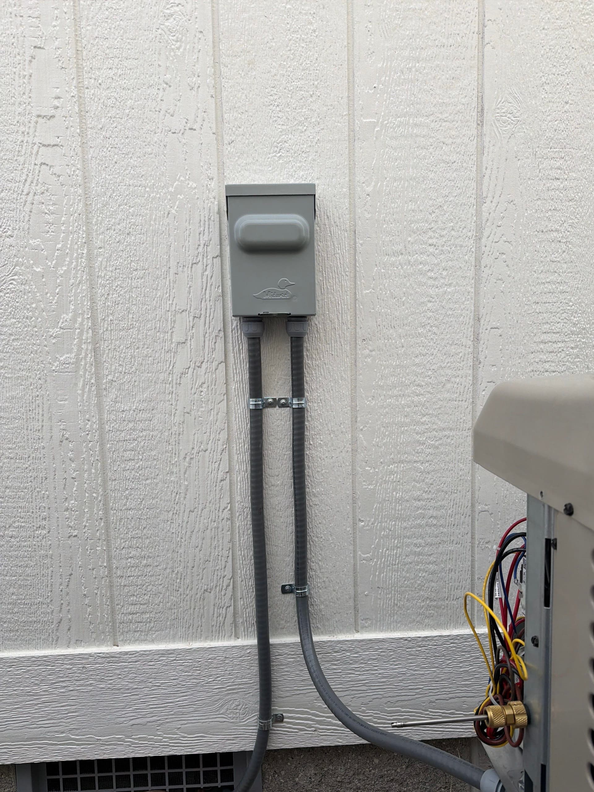 Efficient AC Unit Installation and Panel Organization in Bozeman image